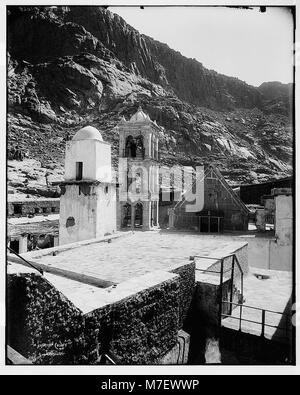 Il Sinai. Chiesa della Trasfigurazione e la moschea (Monastero di Santa Caterina) matpc LOC.07258 Foto Stock