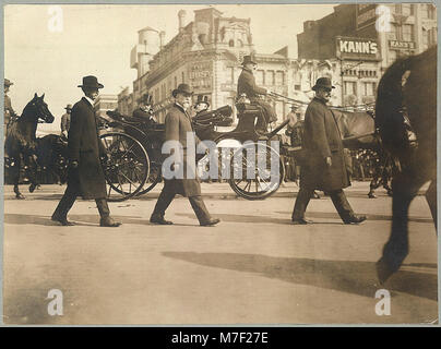 Theodore Roosevelt nel trasporto su Pennsylvania Avenue sul modo di Capitol, Marzo 4, 1905 LCCN00650953 Foto Stock