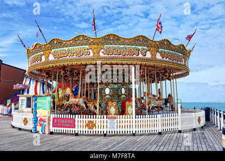 Una giostra sul molo di Brighton Foto Stock