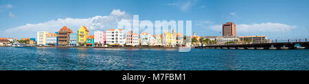 La Scenic Punda lato del porto di Willemstad è un Curacao nazionale simbolo iconico. Foto Stock