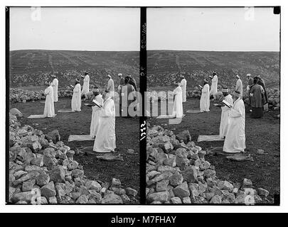 Il Samaritano Pasqua su Mt. Garizim. Pregando in piedi. LOC matpc.01846 Foto Stock