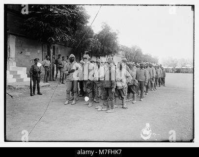 La rinuncia di Gerusalemme per il British dicembre 9th, 1917. Prigionieri turchi. LOC matpc.05789 Foto Stock