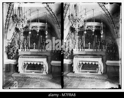 Un'immagine raffigurante la via dolorosa, che inizia dalla porta di Santo Stefano, con una vista dell'interno della Quinta stazione, un importante sito di pellegrinaggio cristiano a Gerusalemme. Foto Stock