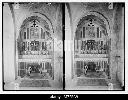 Una fotografia scattata all'inizio della via dolorosa, il percorso che si crede abbia percorso Gesù lungo il suo cammino verso la crocifissione. Questa immagine mostra l'interno della quarta stazione della croce, situata a Gerusalemme. Foto Stock