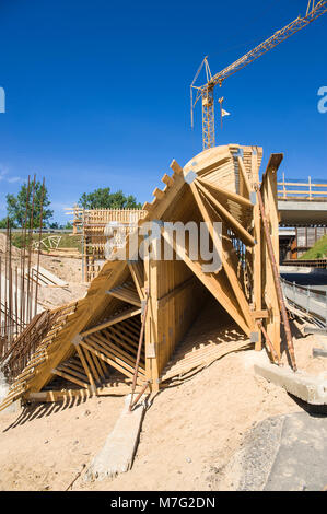 Costruzione di ponti, impalcature in legno sulla strada B207, Heiligenhafen, Mar Baltico, Schleswig-Holstein, Germania, Europa Foto Stock