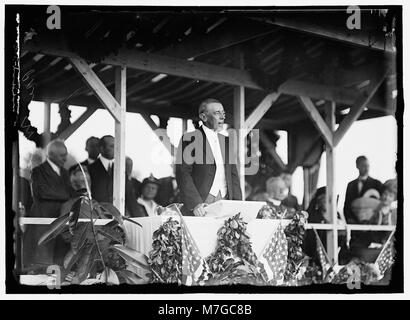 Fotografia del Confederate Monument all'Arlington National Cemetery, con un'importante scultura storica, legata al presidente Woodrow Wilson e alla storia americana. Foto Stock