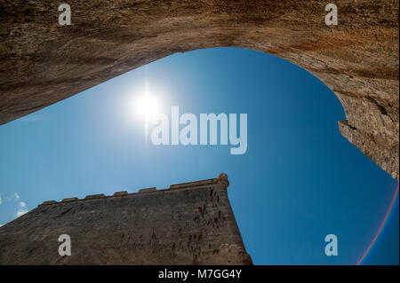 Ultrawide angolo di visione delle fortificazioni a castello El Morro, la cinquecentesca fortezza spagnola di Havana, Cuba Foto Stock