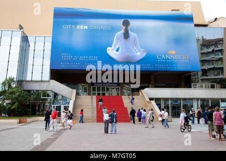 Palais des Festivals et des Congrès de Cannes, Boulevard La Croisette, film festival di Cannes Riviera francese, il sud della Francia, in Francia, in Europa Foto Stock