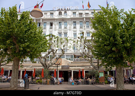 Street Cafe nell'Hotel Splendid, La Croisette, Cannes, Costa Azzurra, Francia del Sud, Francia, Europa Foto Stock
