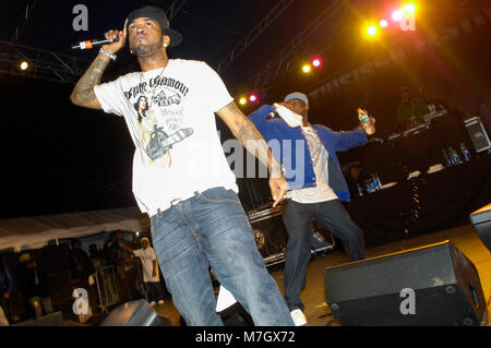 Il rapper Lloyd Banks e Curtis "50 Cent" Jackson di G-Unit effettua presso questo è 50 Festival a Governor's Island il 3 ottobre 2009 a New York. Foto Stock