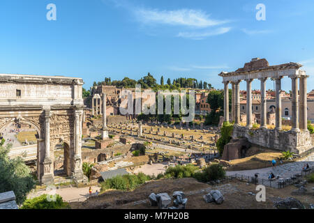 Vista del Foro Romano guardando verso sud, Roma, Italia Foto Stock