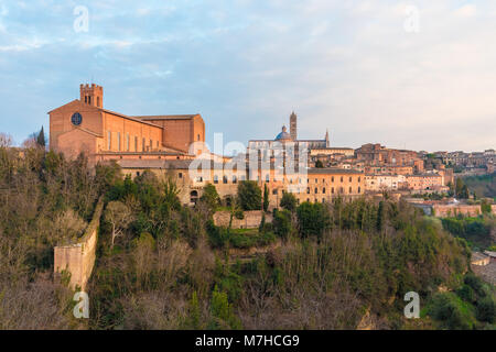 Siena (Italia) - Il meraviglioso centro storico della famosa città nella regione Toscana, Italia centrale, dichiarata dall UNESCO Patrimonio dell Umanità. Foto Stock