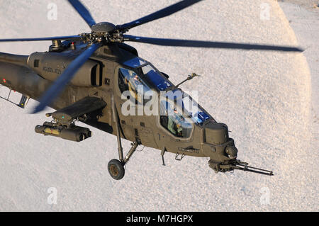 AH-129D Mangusta esercito italiano elicottero. Foto Stock