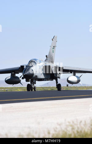 Royal Saudi Air Force Tornado IDS rullaggio. Foto Stock