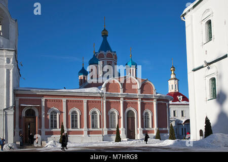 KOLOMNA, Russia - 10 Marzo 2018 Tempio Tikhvin Icona della Madre di Dio nella piazza della cattedrale Kolomna Cremlino. Foto Stock