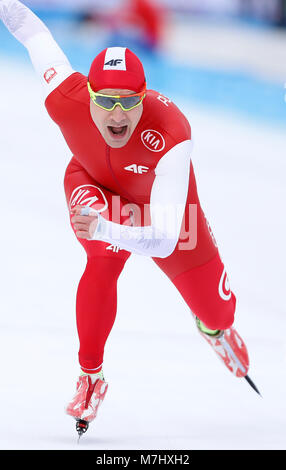 Amsterdam, Paesi Bassi. Decimo Mar, 2018. Konrad Niedzwiedzki di Polonia compete durante gli uomini 500m caso di pattinaggio di velocità a ISU WORLD Allround Speed Skating Championships 2018 ad Amsterdam in Olanda, 10 marzo 2018. Niedzwiedzki rivendicato il secondo posto con 37,00 secondi. Credito: Voi Pingfan/Xinhua/Alamy Live News Foto Stock