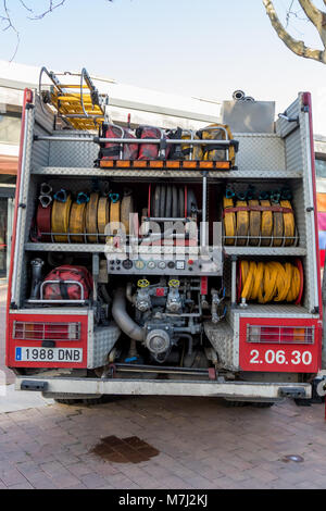 Palamos, Spagna. 10 marzo, 2018. Vigili del fuoco mostra sul villaggio Palamos Marzo 10, 2018 , Spagna Credito: Arpad Radoczy/Alamy Live News Foto Stock