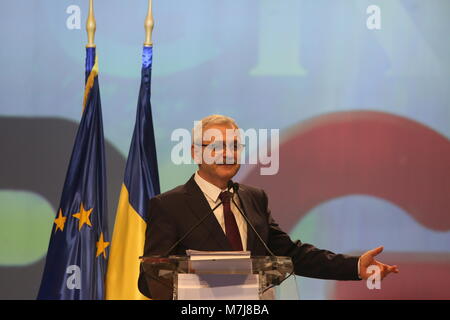 Bucarest, Romania. 10 marzo, 2018. Liviu Dragnea, presidente del Partito Socialdemocratico parla di partito alla straordinaria Congresso Nazionale. Credito: Gabriel Petrescu/Alamy Live News Foto Stock