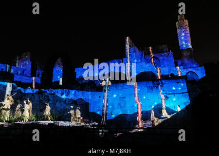 Gerusalemme, Israele. Xi Febbraio, 2018. Gerusalemme la torre di Davide il museo ospita un evento stampa per inaugurare la loro nuova luce e produzione del suono, il re Davide. Aperto al pubblico dal 1 aprile 2018, l'esperienza racconterà la storia del famoso pastore biblica di re storia di re David, illuminando la cittadella con 250.000 lumen e 35 milioni di pixel in colori vivaci e immagini ad alta definizione sotto la Gerusalemme del cielo notturno. Credito: Nir Alon/Alamy Live News Foto Stock