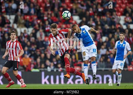 (3) Enric Saborit, (10) Nabil EL Zhar durante lo spagnolo La Liga partita di calcio tra Athletic Club Bilbao e c.d. Leganes a stadio di San Mames, a Bilbao, Spagna settentrionale, Domenica, Marzo, 11, 2018. Credito: Gtres Información más Comuniación on line, S.L./Alamy Live News Foto Stock