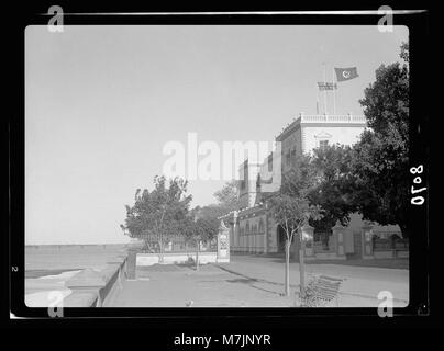 Una fotografia del palazzo di Khartoum, Sudan, vista dalla strada sul fiume, che mostra la grandezza architettonica e il patrimonio culturale della città. Foto Stock
