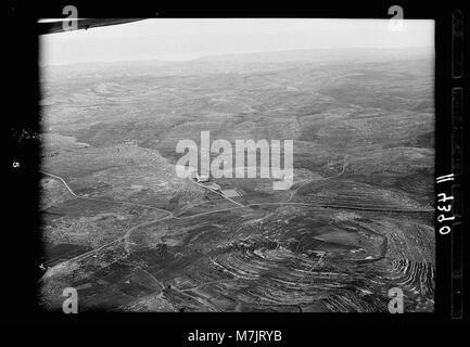 Viste di aria della Palestina. Betlemme e dintorni. Salomone piscine cercando E. con Hebron Road in primo piano, deserto & mts. di Moab in distanza matpc LOC.15860 Foto Stock