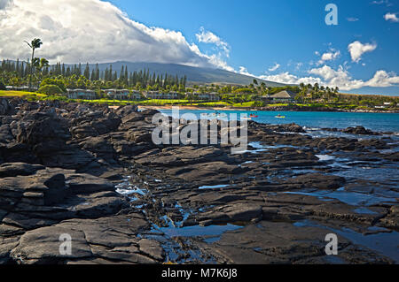 Gruppo Kayak in Kapalua Bay, Maui, Hawaii. Tre immagini sono state combinato digitalmente per creare questa immagine HDR. Foto Stock