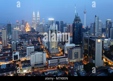 Kuala Lumpur. Immagine di paesaggio cittadino di Kuala Lumpur in serata, Malaysia Foto Stock