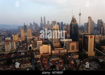 Kuala Lumpur. Immagine di paesaggio cittadino di Kuala Lumpur al sorgere del sole al mattino, Malaysia Foto Stock