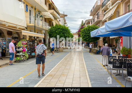 Zante, Grecia - 29 Settembre 2017: passeggiata con negozi e ristoranti nella città di Zante. L'isola di Zante, Grecia Foto Stock