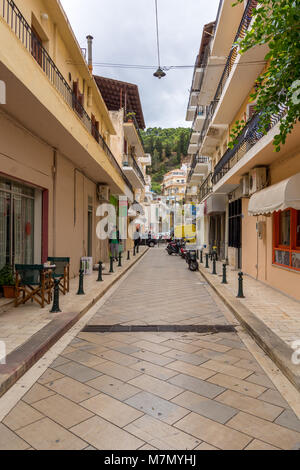 Zante, Grecia - 29 Settembre 2017: strada stretta nella città di Zante. L'isola di Zante, Grecia Foto Stock