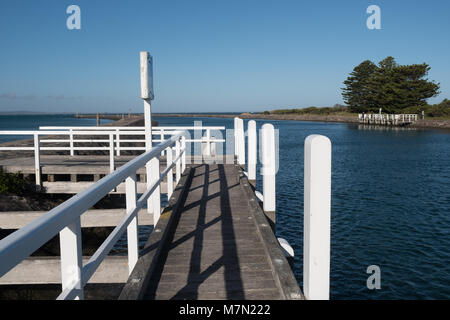 Verso Griffitts isola dagli ormeggi, Port Fairy, Victoria, Australia Foto Stock