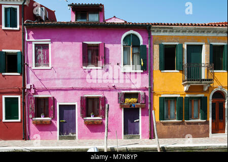 Case colorate in isola di Burano, Venezia, Italia e Europa Foto Stock