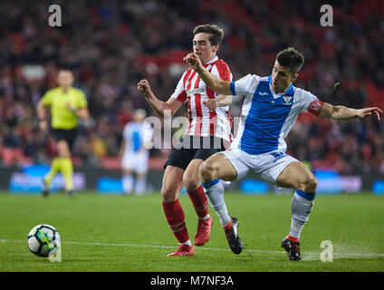 (28) Inigo Cordoba, (20) Joseba Zaldua durante lo spagnolo La Liga partita di calcio tra Athletic Club Bilbao e c.d. Leganes a stadio di San Mames, a Bilbao, Spagna settentrionale, Domenica, Marzo, 11, 2018. Credito: Gtres Información más Comuniación on line, S.L./Alamy Live News Foto Stock