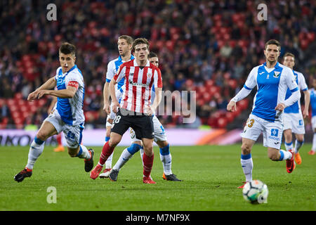 (28) Inigo Cordoba, (20) Joseba Zaldua durante lo spagnolo La Liga partita di calcio tra Athletic Club Bilbao e c.d. Leganes a stadio di San Mames, a Bilbao, Spagna settentrionale, Domenica, Marzo, 11, 2018. Credito: Gtres Información más Comuniación on line, S.L./Alamy Live News Foto Stock