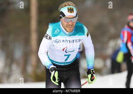 Pyeongchang, Corea del Sud. Xii Mar, 2018. Steffen Lehmker dalla Germania (Rank 6) visto durante lo sci di fondo uomini 20km Standing.Le Paralimpiadi Pyeongchang 2018 Giochi si terrà dal 09 marzo fino al 18 marzo 2018 in Pyeongchang. Credito: Ilona Berezowska SOPA/images/ZUMA filo/Alamy Live News Foto Stock