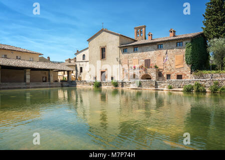 Hot Springs bagno nel villaggio di Bagno Vignoni Foto Stock