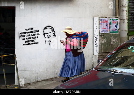 Graffiti con suppone un preventivo da Papa Francesco sostenere la Bolivia il richiesta contro il Cile per accesso al sovrano per la costa del Pacifico, La Paz, Bolivia Foto Stock