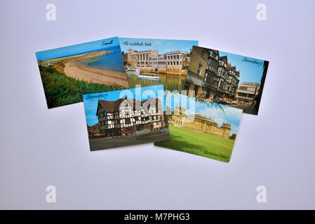 Cinque J Salmon Ltd cartoline raffiguranti vedute inglese, mostrato su uno sfondo bianco. Foto Stock