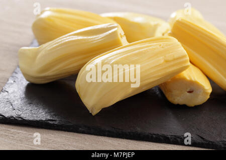 Jackfruit carne su un tavolo da cucina Foto Stock