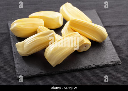 Jackfruit carne su un tavolo da cucina Foto Stock