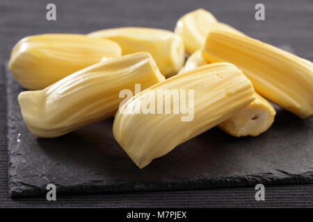 Jackfruit carne su un tavolo da cucina Foto Stock