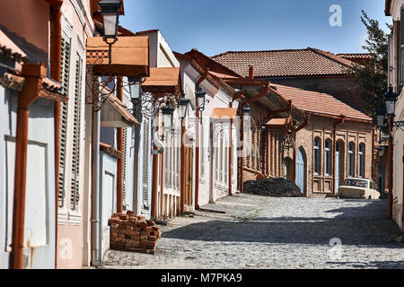 Pittoresca strada a Sighnaghi Signagi , Kakheti , Georgia. Sighnaghi è noto come un amore città in Georgia. Foto Stock