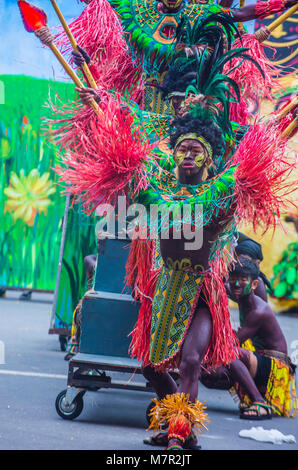 ILOILO , Filippine - Jan 28 : partecipante al Festival di Dinagyang in Iloilo philippines il 28 gennaio 2018. Il Dinagyang è religioso e cultura Foto Stock