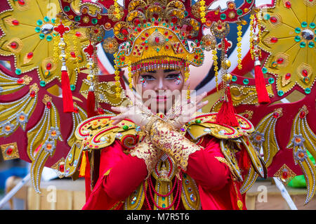 SINGAPORE - FEB 24 : partecipante nella Chingay parade di Singapore il 24 febbraio 2018. La Chingay è un annuale street parade e fa parte della Foto Stock