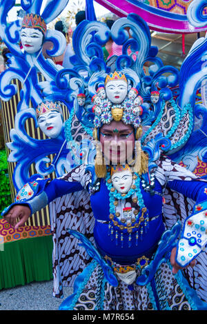 SINGAPORE - FEB 24 : partecipante nella Chingay parade di Singapore il 24 febbraio 2018. La Chingay è un annuale street parade e fa parte della Foto Stock