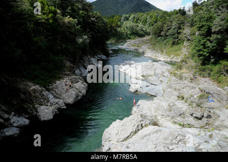 Il fiume Pelorus nella regione di Marlborough dell Isola del Sud della Nuova Zelanda. Essa fluisce nel suono Pelorus. Le caratteristiche del fiume in 'The Hobbit'. Foto Stock