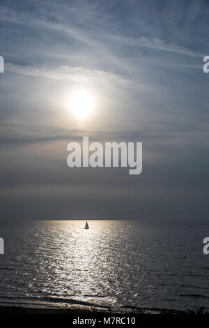 Italiano di spiaggia e mare Adriatico durante il tramonto, Europa Foto Stock