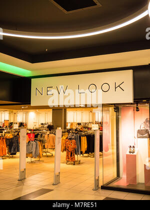 Nuovo look Store, Broad Street Mall, Reading, Berkshire, Inghilterra. Foto Stock