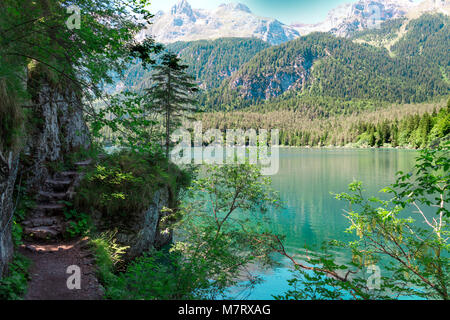 Veduta autunnale del Lago di Tovel, Trentino Italia. Lago di Tovel Foto Stock